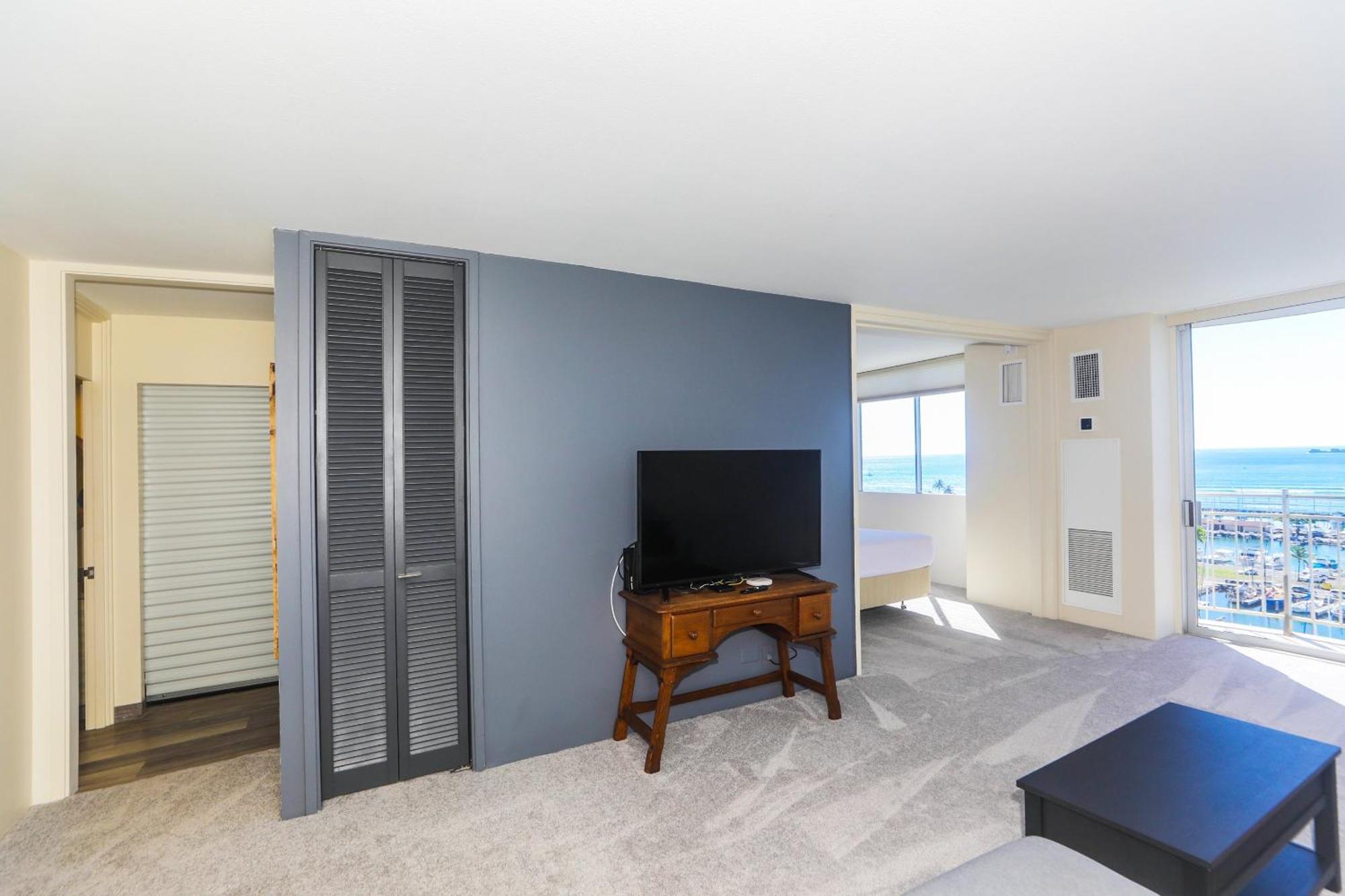 Ilikai Marina 1386 Apartment